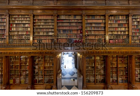 A Wonderful Library Of Old Books Menendez Pelayo In Santander - Spain