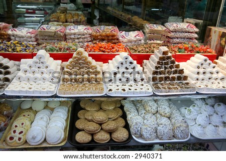 Turkish delight and ither local sweets for sale at a Turkish market
