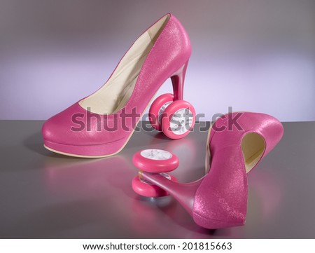 High heel shoes equipped with roller skate wheels