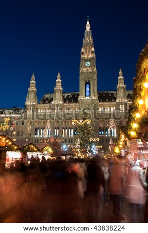 crowd of people on the Christmas market in Vienna, Austria