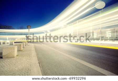 Traffic with high dynamic motion blur speed on street