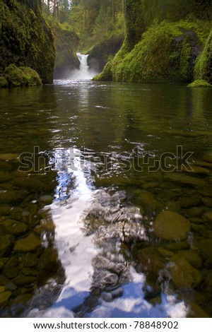 Punch Bowl Falls River Flows Oregon Wild Landscape Hiking Recreation