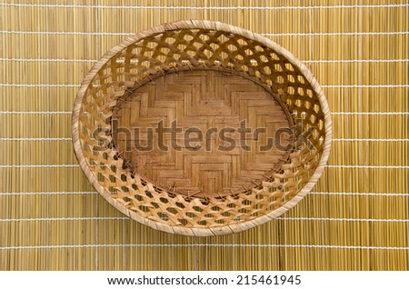 empty wooden wicker plate basket for fruits  on table