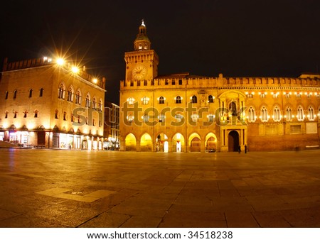 Piazza Maggiore; from left to right:  Palazzo dei Notai, Palazzo d\'Accursio (or Palazzo Comunale).