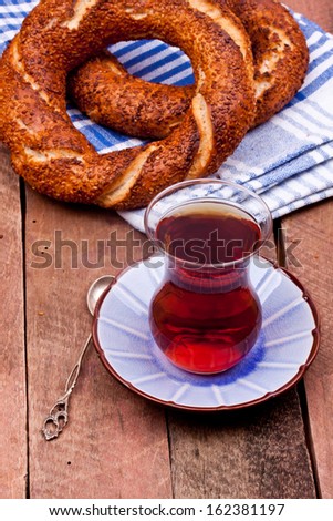 black tea and turkish bagel