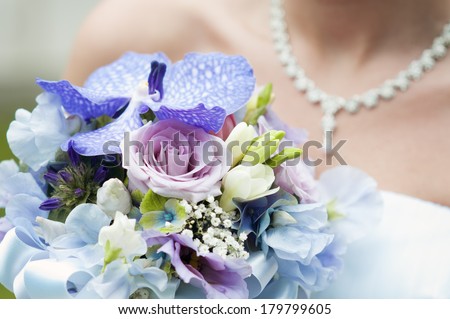 beautiful wedding bouquet and bride