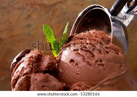 معلومات وفوائد عن الايس كريم Stock-photo-delicious-chocolate-ice-cream-for-dessert-53280166