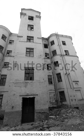 View from the street of deserted house