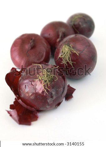 GROUP OF RED ONIONS; differential focus
