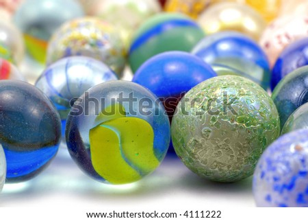 glass marbles; differential focus