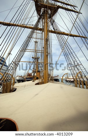 Rigging and Ropes on a Italien Training Ship