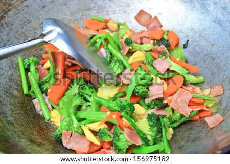 Close up stir fried vegetables in pan./Fried vegetable