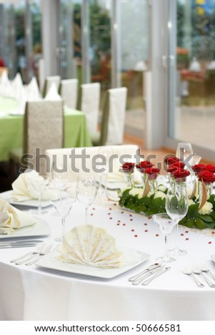 white wedding table settings. Fine Wedding Table Setting