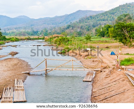 The rivers and bridges bamboo and mountains