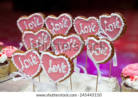 Cookies in the shape of a heart with the inscription 