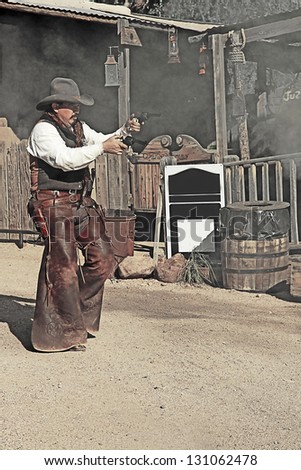 GOLDFIELD GHOST TOWN JANUARY 26th:Unidentified Person displayes gun fignt on January 26 2013 in Goldfield Ghost town USA