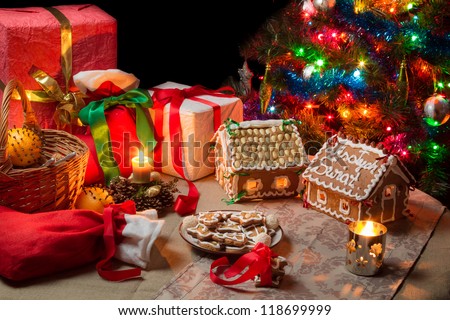 [Obrazek: stock-photo-view-of-the-christmas-table-...699999.jpg]