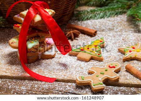 Packing gingerbread cookies for Christmas