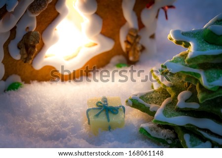 Marzipan gift under the gingerbread Christmas tree