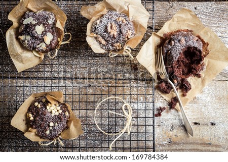 [Obrazek: stock-photo-eating-freshly-baked-muffins-169784384.jpg]
