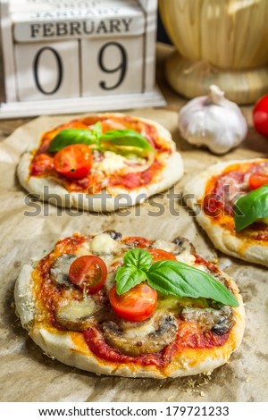Freshly baked mini pizzas