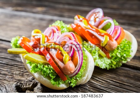 [Obrazek: stock-photo-two-homemade-hot-dog-with-fr...483637.jpg]