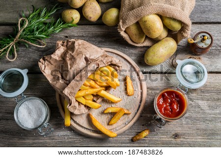 [Obrazek: stock-photo-homemade-fries-served-in-pap...483826.jpg]