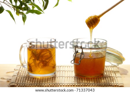 [Obrazek: stock-photo-honey-and-tea-from-lime-tree-71337043.jpg]