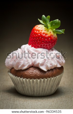 [Obrazek: stock-photo-muffin-with-strawberry-and-s...334535.jpg]