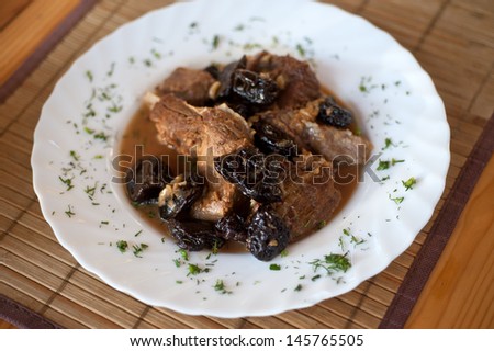 stewed meat with prunes