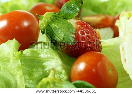 strawberry and tomato salad
