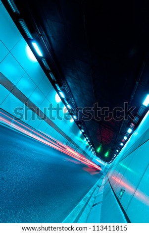Keywords: The tunnel, automobile taillight shape beautiful arc?In the evening light to form a straight line