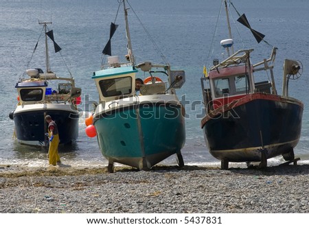 cadgwith harbour and bay fishing village and port cornwall england uk