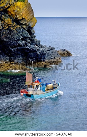 cadgwith harbour and bay fishing village and port cornwall england uk