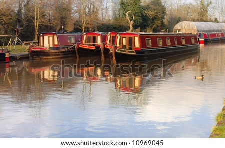 narrow boat barge the worcester and birmingham canal stoke prior worcestershire