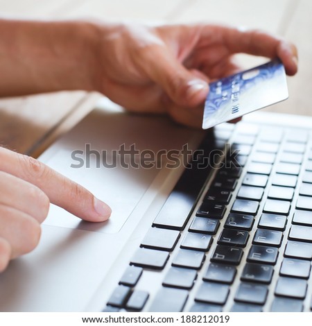shopping in internet, pay online by credit card