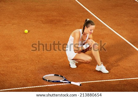 Ingured tennis female player