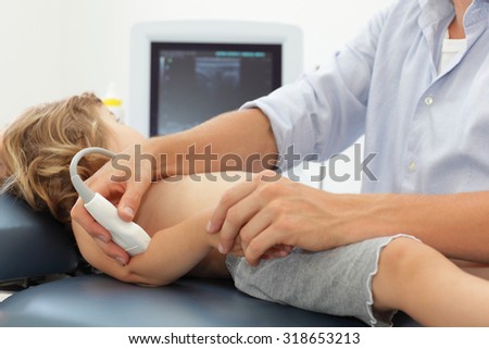 ultrasound of child\'s elbow joint - diagnosis