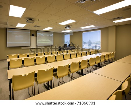 Classroom/ Classroom with Screens/ Classroom for higher education
