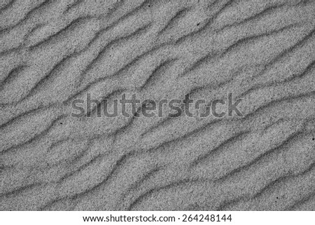 black and white sand wavy lines pattern