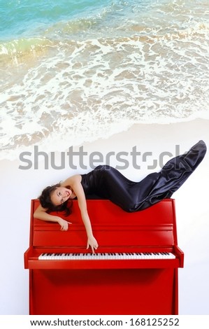 woman piano