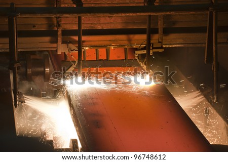 Gas cutting of the hot metal inside of plant