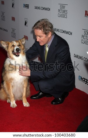 LOS ANGELES - APR 17:  Kevin Kline with Kasey (the dog was Freeway in the movie) arrives at the 