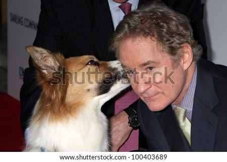 LOS ANGELES - APR 17:  Kevin Kline with Kasey (the dog was Freeway in the movie) arrives at the \