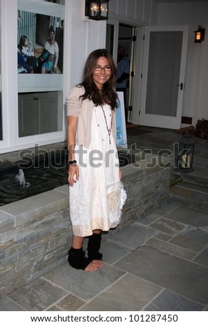 LOS ANGELES - APR 28:  Vanessa Marcil-Giovinazzo at the Launch of 
