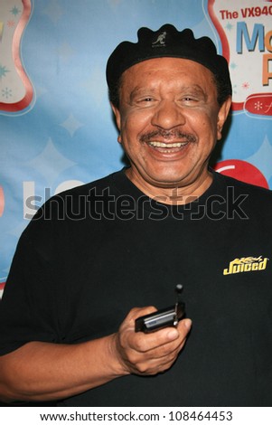 LOS ANGELES - JUNE 19: Actor Sherman Hemsley arrives at the LG\'s Mobile TV Party held at Paramount Studios on June 19, 2007 in Los Angeles, California