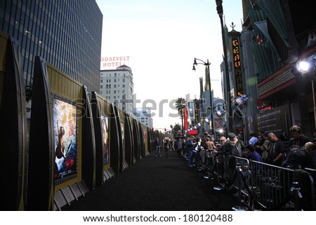 LOS ANGELES - MAR 4: Media at the Premiere of \'300: Rise Of An Empire\' held at TCL Chinese Theater on March 4, 2014 in Los Angeles, California