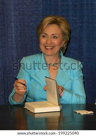 PASADENA - JUN 29: Hillary Rodham Clinton at a book signing of \'LIVING HISTORY\' by Hillary Rodham Clinton on June 29, 2003 at Vroman\'s in Pasadena, California