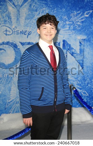 LOS ANGELES - NOV 19: Aedin Mincks at the premiere of Walt Disney Animation Studios\' \'Frozen\' at the El Capitan Theater on November 19, 2013 in Los Angeles, CA
