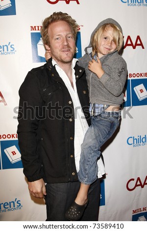 LOS ANGELES - MAR 20:  David Sullivan and son arriving at the Milk + Bookies Story Time Celebration on March 20, 2011 in Los Angeles, CA.